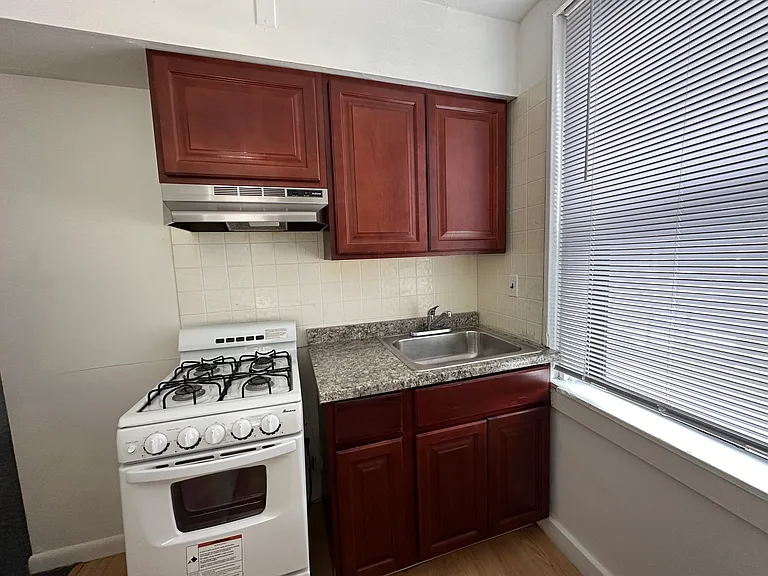 410 Market St #B — Photo 3