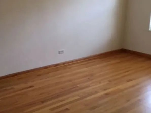 2243 W Belmont Ave, Chicago, IL 60618