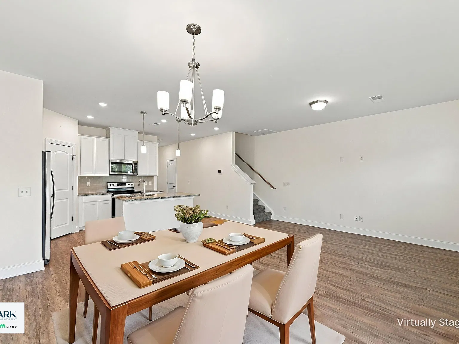 3 bed, 2.5 bath, 1601 sqft, $1,795 — Photo 3