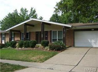 108 Lea Meadows Dr, Ballwin, MO