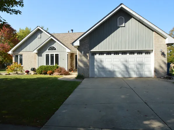 125 N Hamilton Dr, Grant Park, IL 60940