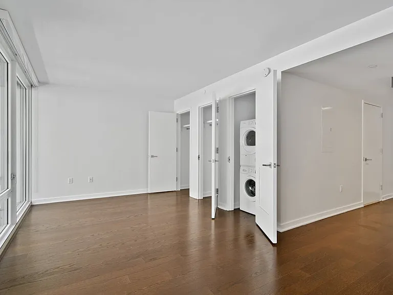 400 W 113th St #208 — Photo 4