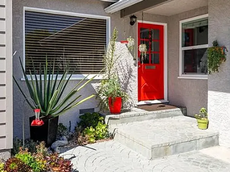 13427 Judah Ave — Photo 13