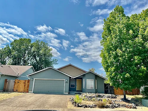 3002 NE Glacier Way Photo 1