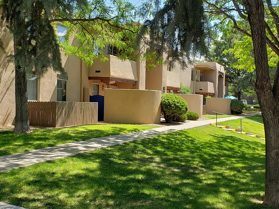 601 W San Mateo Rd #116