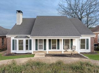 7 Carrollton Ct, Little Rock, AR 72211