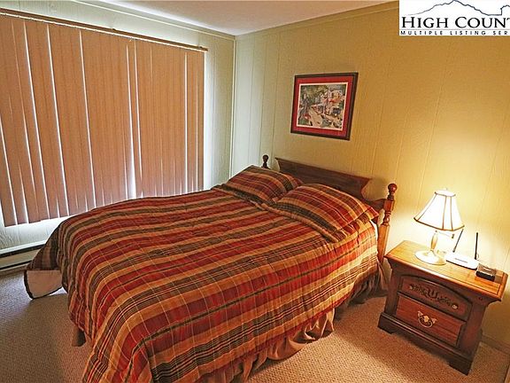3rd image of 161 Skyleaf Dr #E-18
