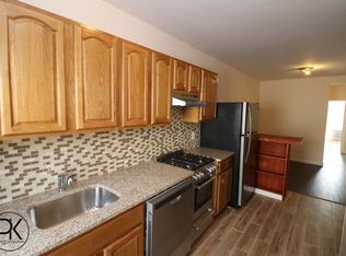 632 Manhattan Ave APT 3R, Brooklyn, NY 11222