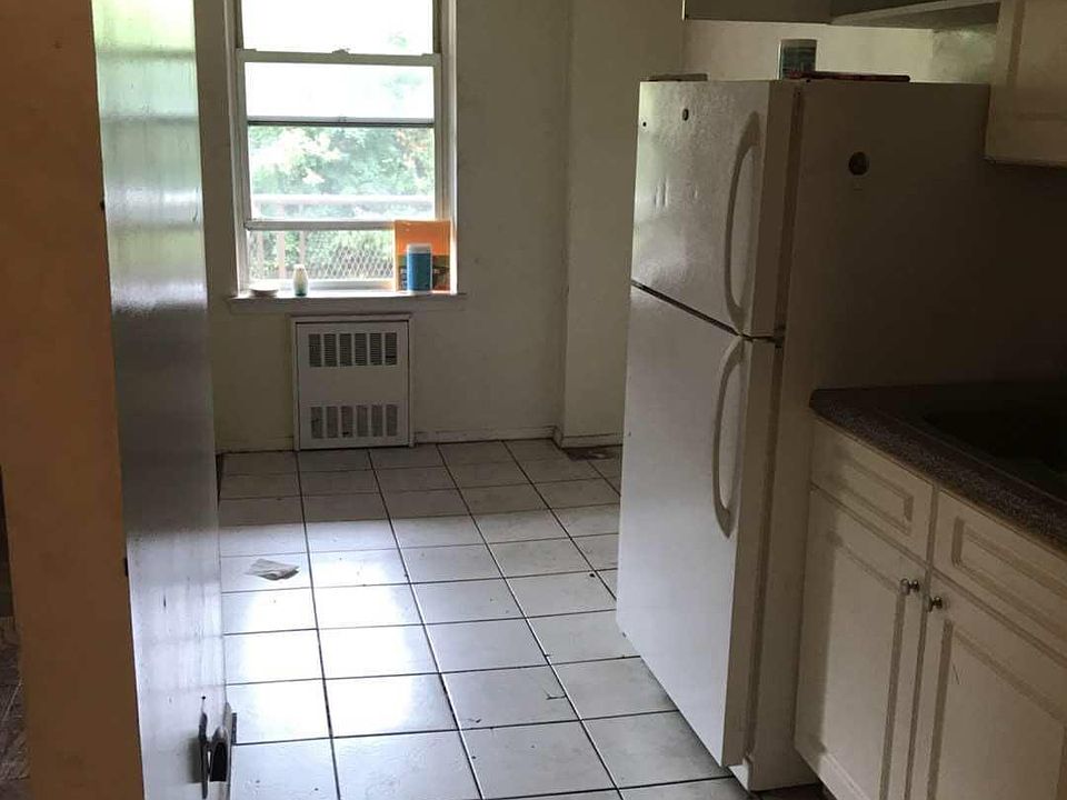 1st image of 14410 Roosevelt Ave