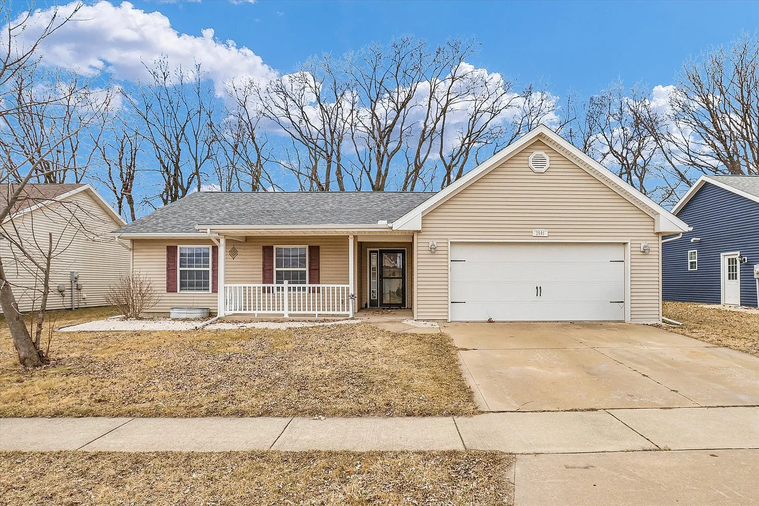 2501 N Skyline Dr photo 1