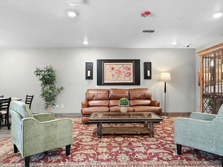 Common area sitting / lounge space
