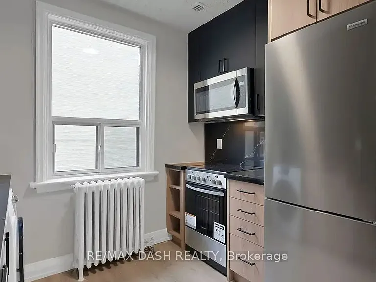 50 Raglan Ave #5 — Photo 32