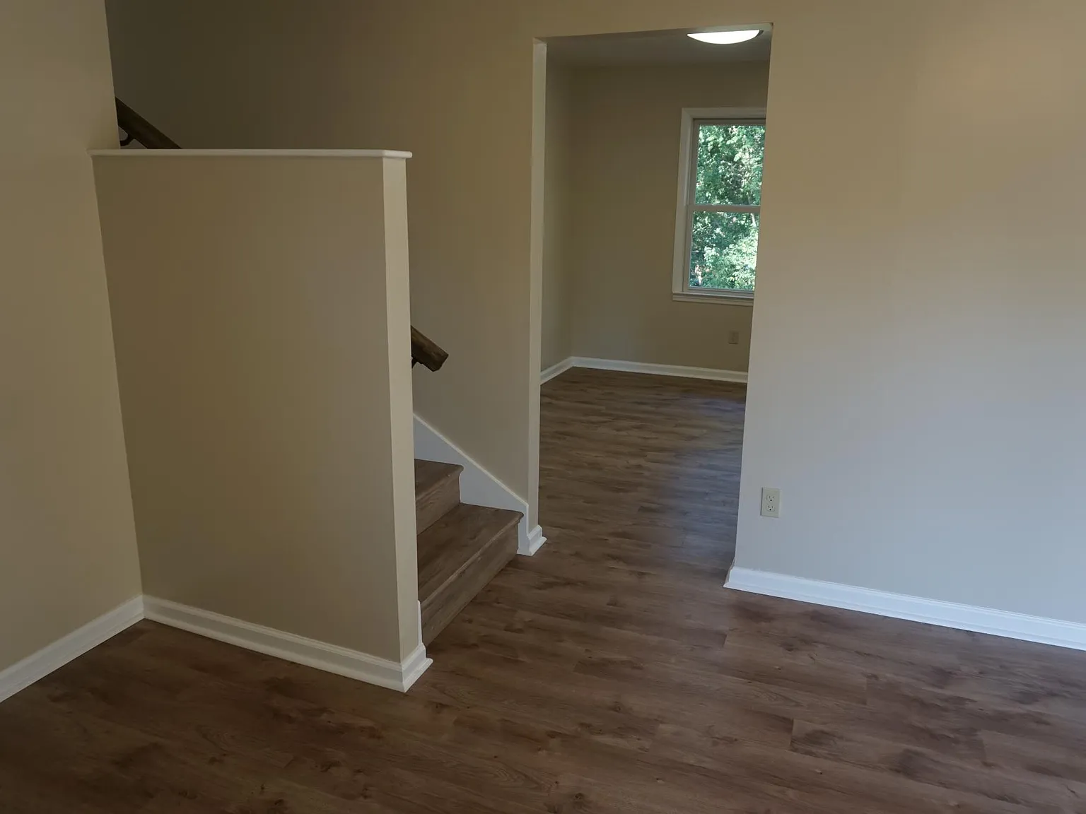 5 bed, 1610 sqft, $2,100 — Photo 3