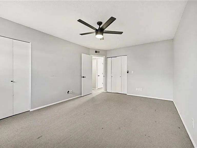 3615 NE 68th Ter — Photo 12