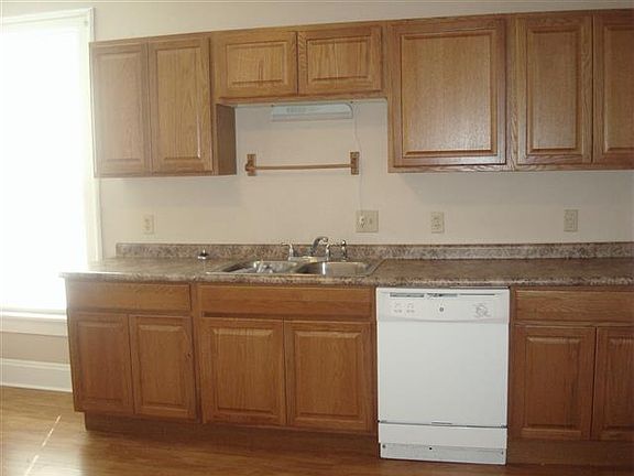 5th image of 118 Washington Ave