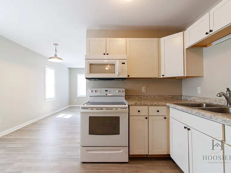 5838 Greenfield Ave — Photo 7