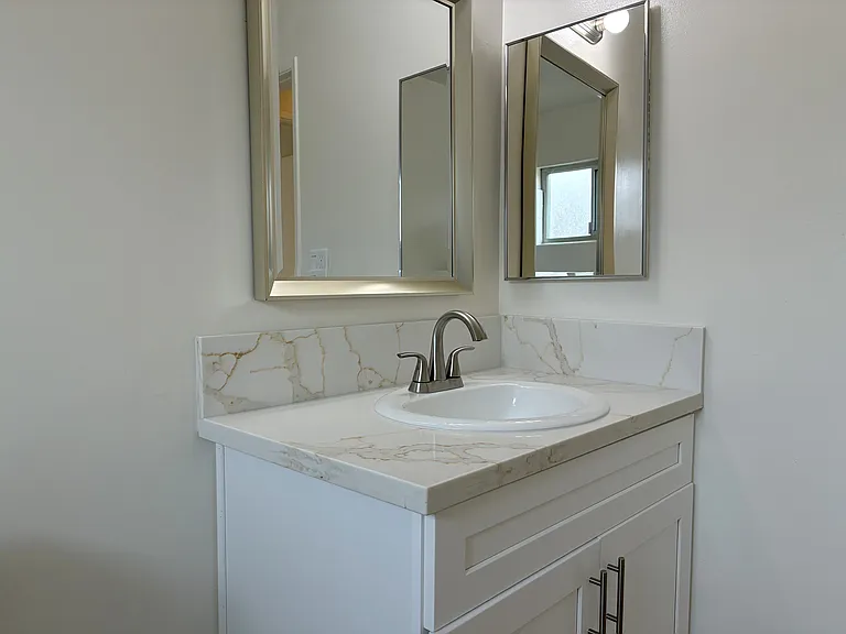 319 N Kenwood St #8 — Photo 13
