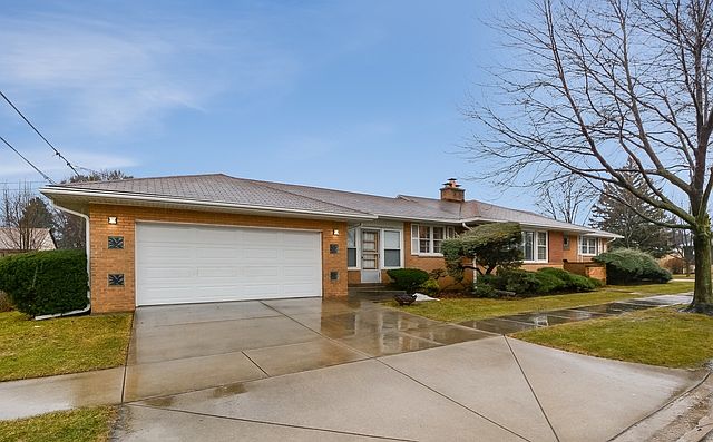1st image of 945 Community Dr