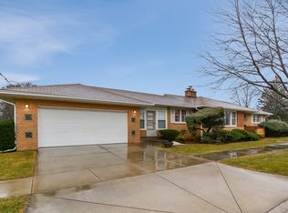 945 Community Dr, La Grange Park, IL