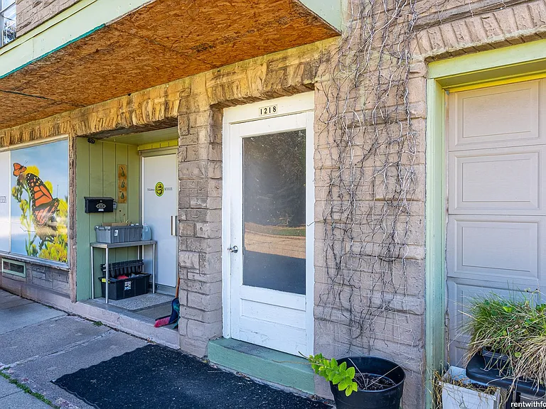 1218 S. Madison St — Photo 10