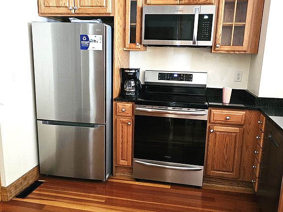 3rd image of 54 Halsey St #3