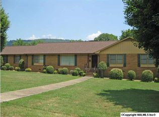 511 Forest Ave N, Fort Payne, AL 35967