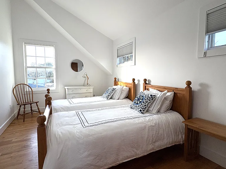 21 Bayside Ave — Photo 16