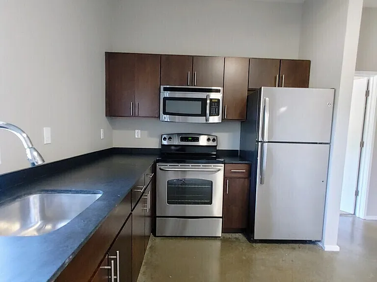 3632 Gillham Rd #N204 — Photo 3