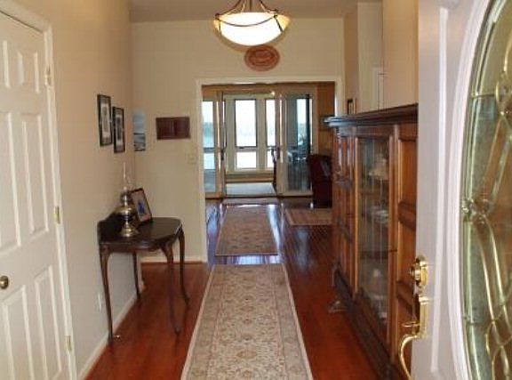 4th image of 104 Eaton Pl