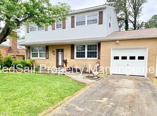 19 Bonneville Dr, Hampton, VA 23664