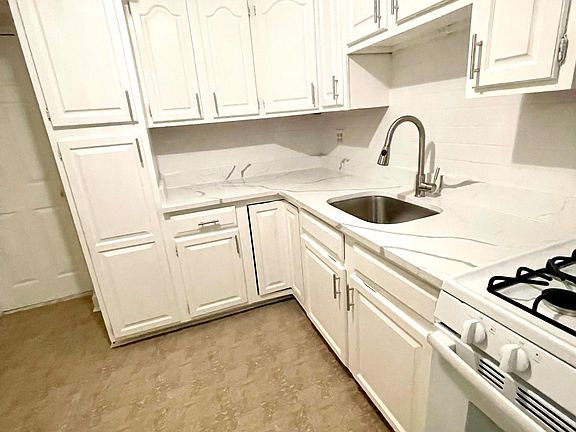 3rd image of 427 W Berks St Floor 1