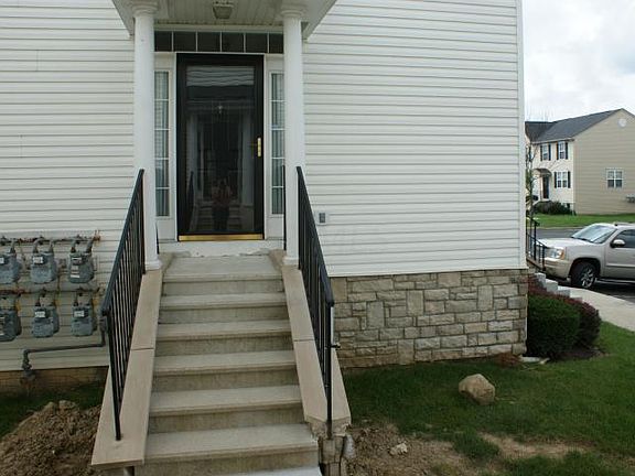 2nd image of 276 Oxford Oak Dr