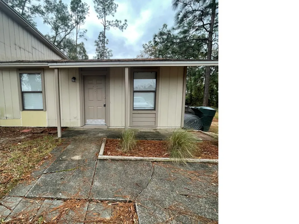 10047 Hillview Dr