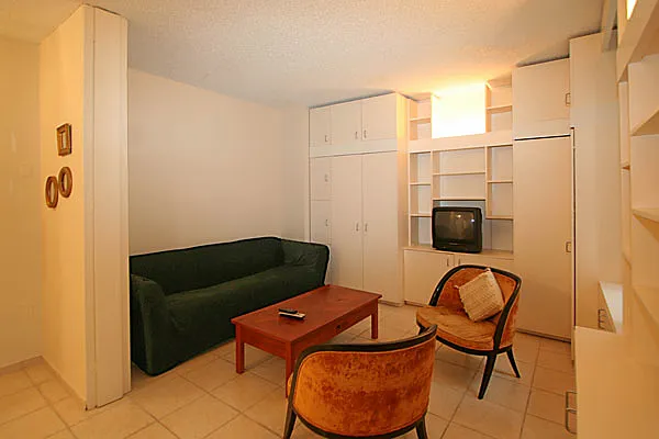 Rented by City Connections Realty | media 1