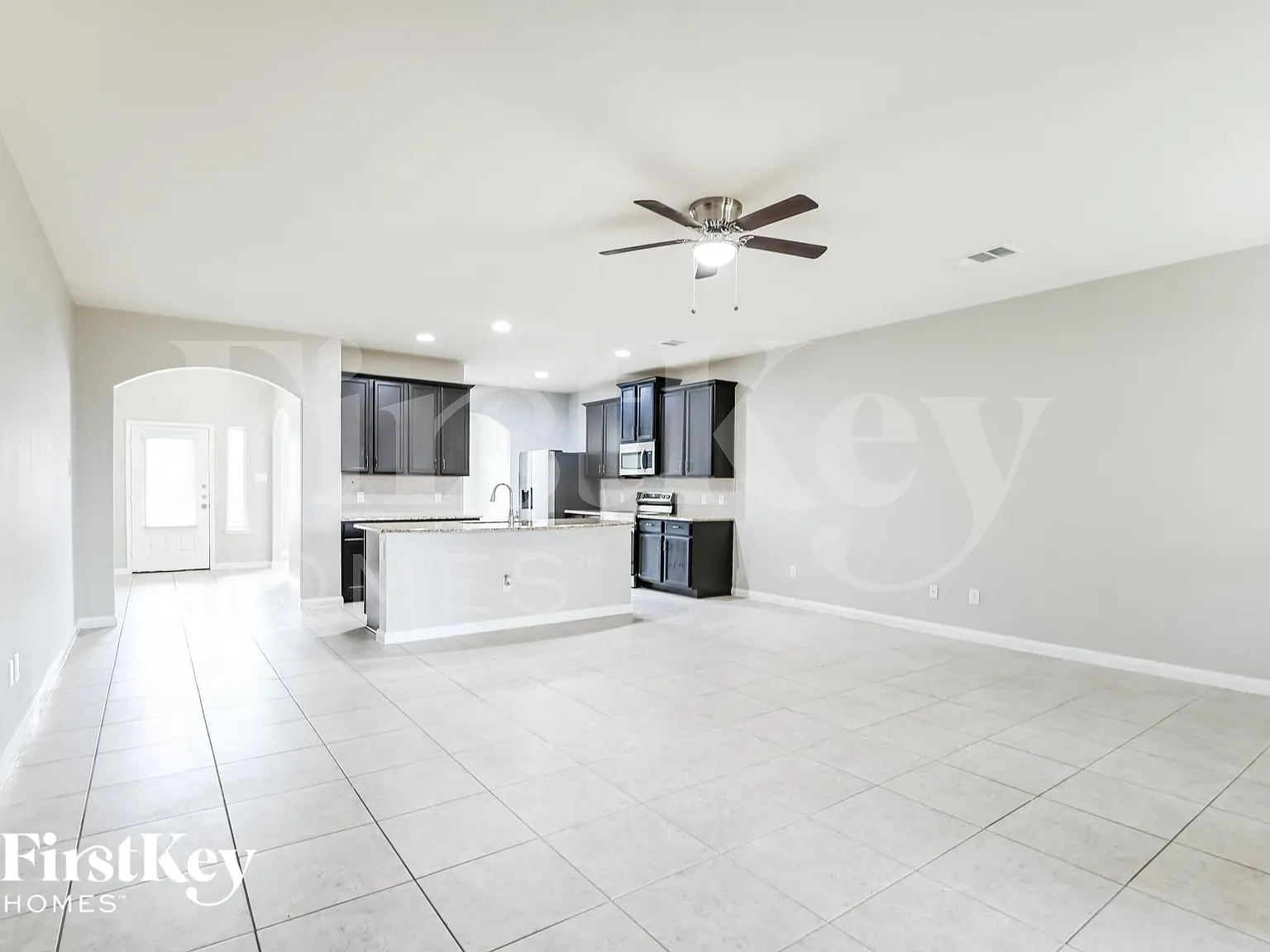 4 bed, 2.0 bath, 2265 sqft, $2,850 — Photo 4