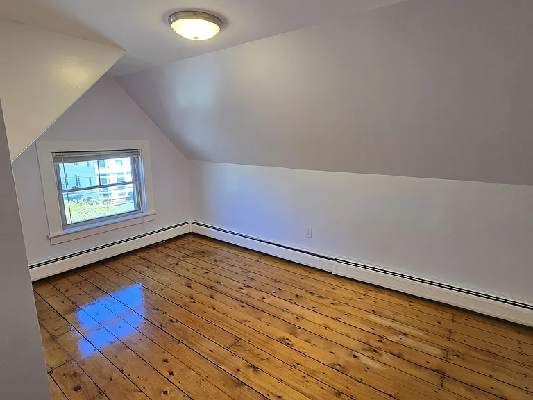 257 Roxbury St #3 — Photo 18