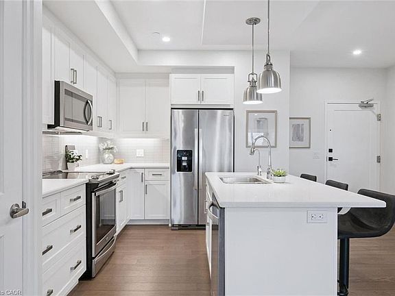 4th image of 1878 Gordon St #1002