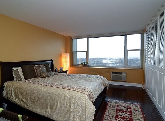 5th image of 4250 N Marine Dr APT 1021