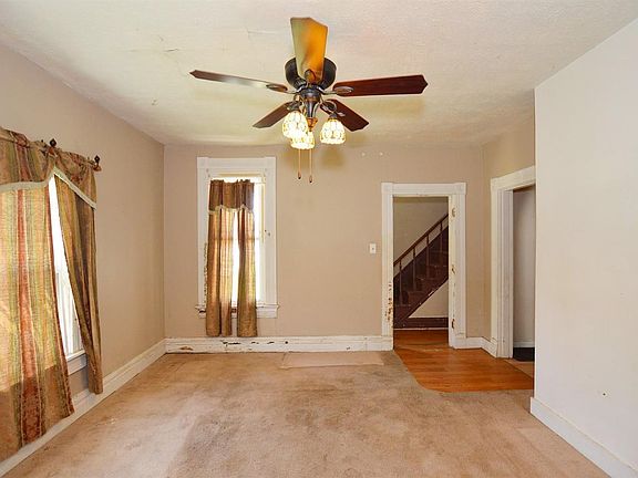 3rd image of 1161 Kahn Ave