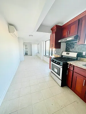 Rented by E Realty International Corp | media 2