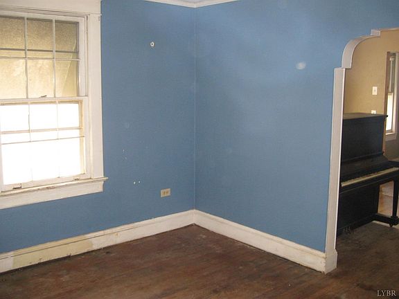 4th image of 1805 Pocahontas St