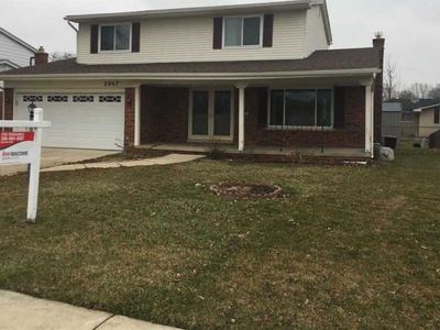 2947 Groves Dr, Sterling Heights, MI, 48310