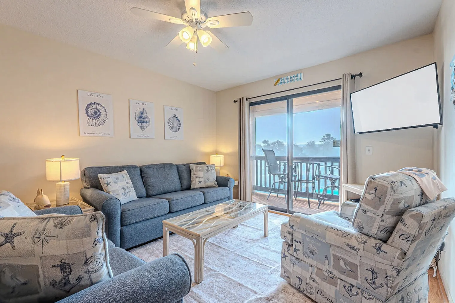 2 bed, 2.0 bath, 882 sqft, $2,636 — Photo 1