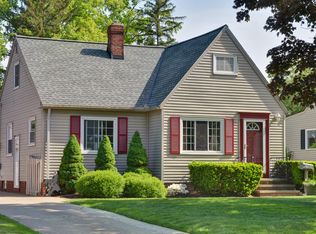 27832 Osborn Rd, Bay Village, OH 44140