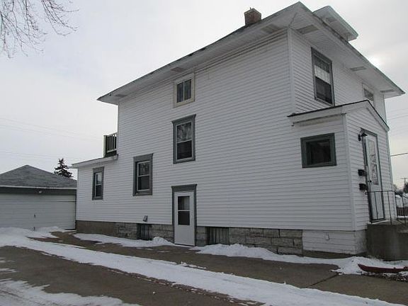 2nd image of 204 5th Ave N