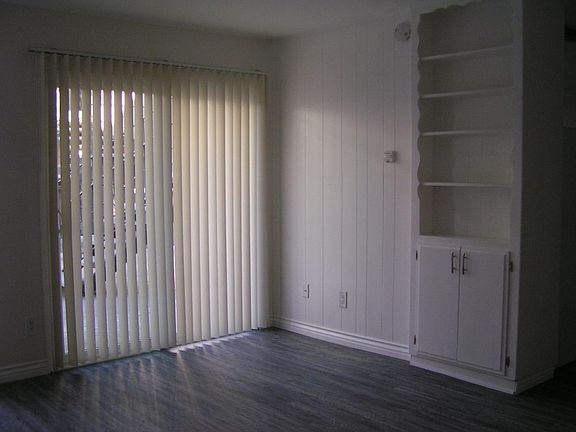 5th image of 4663 Kansas St APT 6