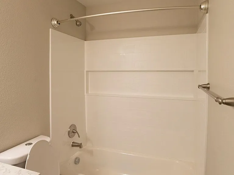 514 NE 97th St #103 — Photo 5
