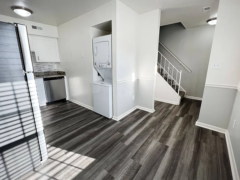 Walnut Creek Townhomes — Photo 30