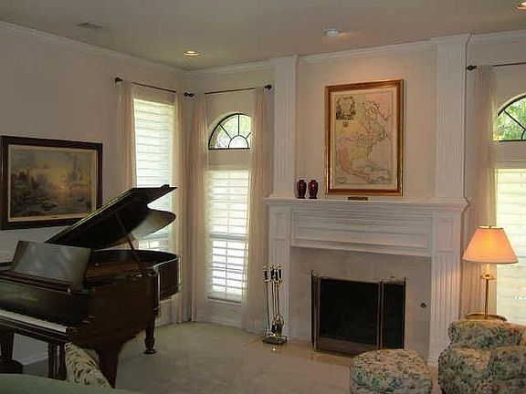 2nd image of 6313 Kelly Cir