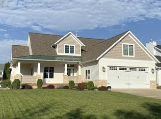 2038 S Dorchester Dr, Lakeside Marblehead, OH 43440